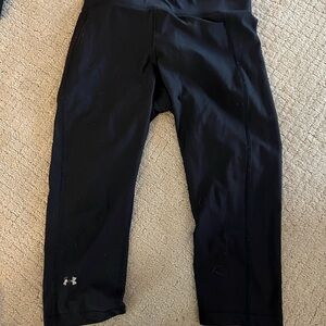 Under Armour Black Capri Leggings with Moisture-Wicking Fabric